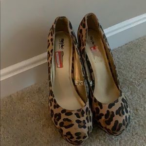 Size 10 Women’s Cheetah Shoes
